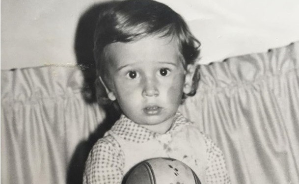 Познахте ли кой известен роден актьор е малкото момченце от снимката?