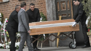 Медийният елит на погребението на Силва Зурлева