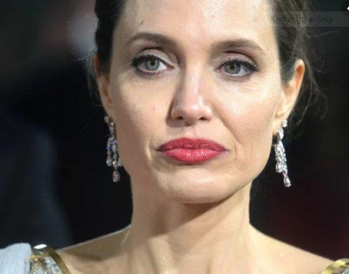 Брад Пит докара Анджелина Джоли до истерия (Актьорът запозна децата си с Анистън)