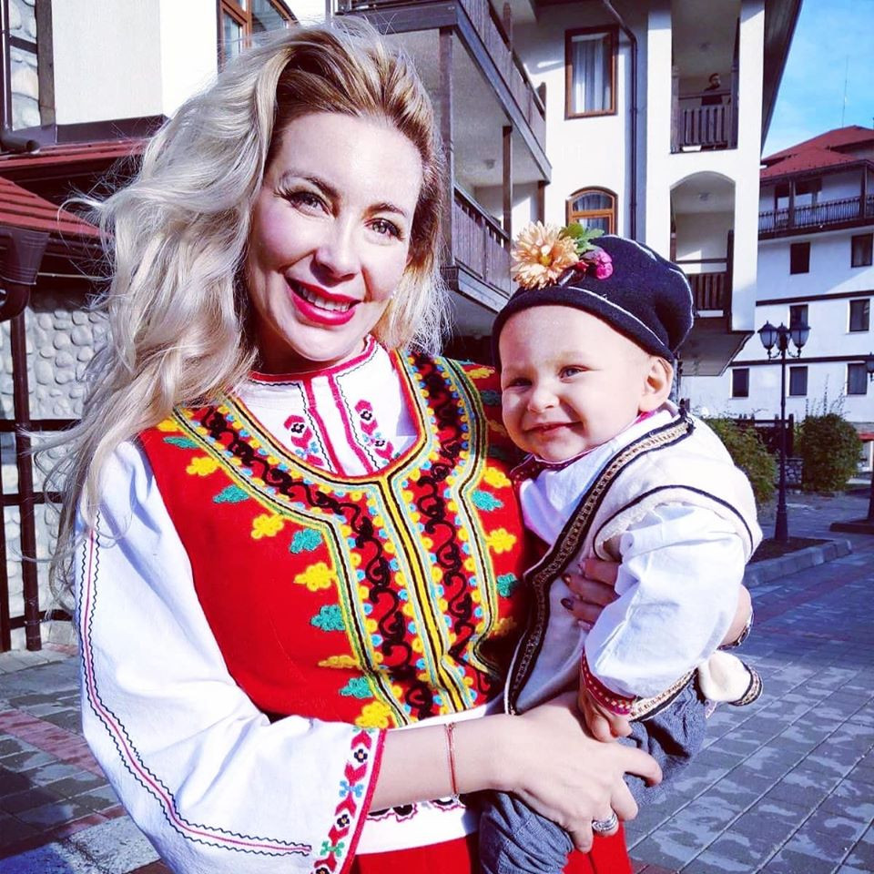 Антония Петрова и Батинков отпразнуваха 1 годинка на сина си, когото наричат Бест!