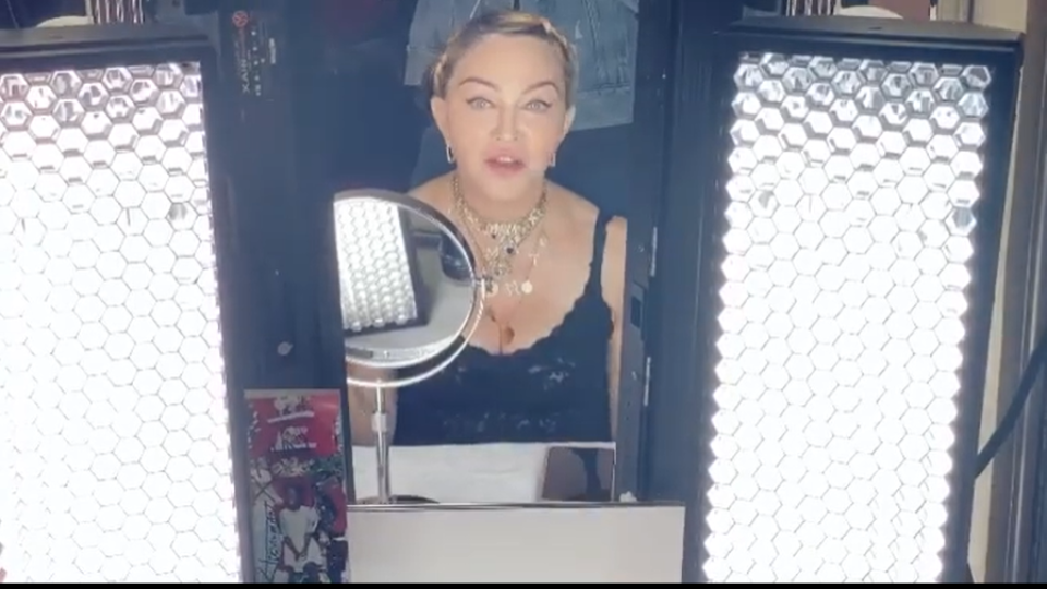 Ядосани фенове съдят Мадона (С какво ги разгневи певицата?)