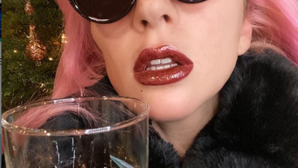 Лейди Гага показа новото си гадже (Официално потвърди връзката си  – Снимка)