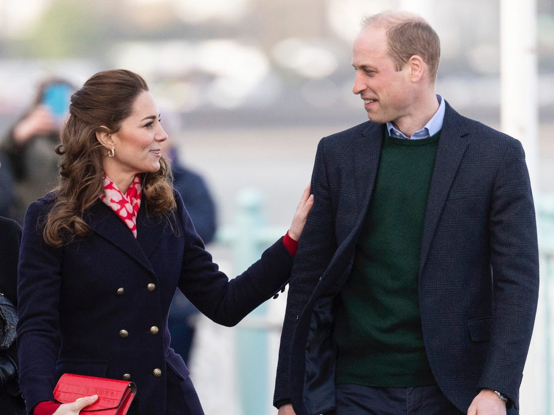 Кейт Мидълтън и принц Уилям с рядък жест на интимност! (виж тук)