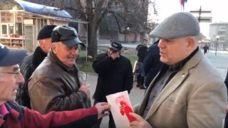 Иван Гешев получи първата си мартеница (ВИДЕО)