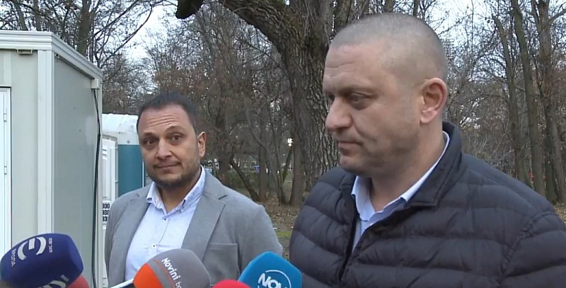 Криминалистите Ангел Бадънков и Георги Хаджиев се отзоваха веднага на мястото на жестокото убийство във "Фондови жилища", разследването тече!