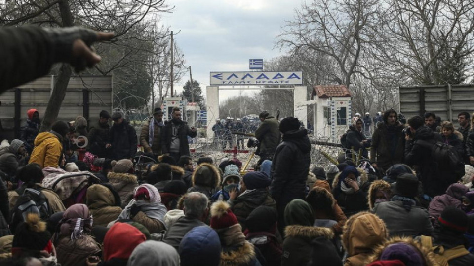 Гърция връща мигрантите обратно, нямат място за тях
