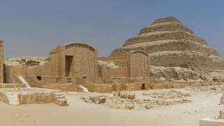Напук на коронавируса! Египет отвори за посещение най-старата пирамида в света