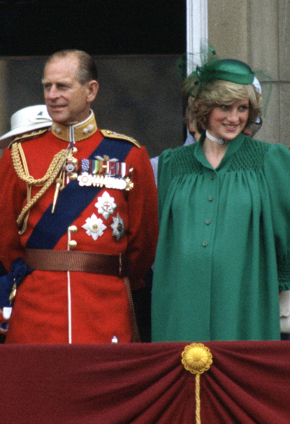 Меган Маркъл крие послание със зелената си рокля (Бременна ли е херцогинята?) - Снимка 2