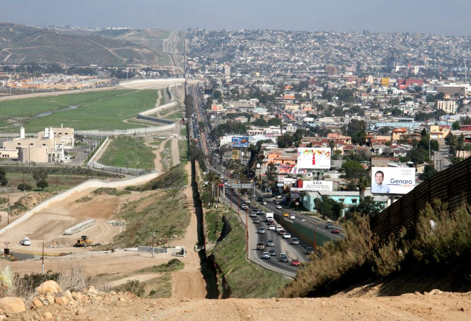 Обрат! Мексико "ЗА" стената на Тръмп: САЩ спешно трябва да затвори границата с нас!