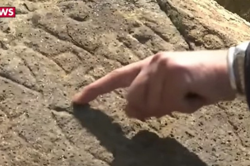 Мистерия! Какво крие 230-годишен надпис върху каменна плоча в Бретан? (Видео)