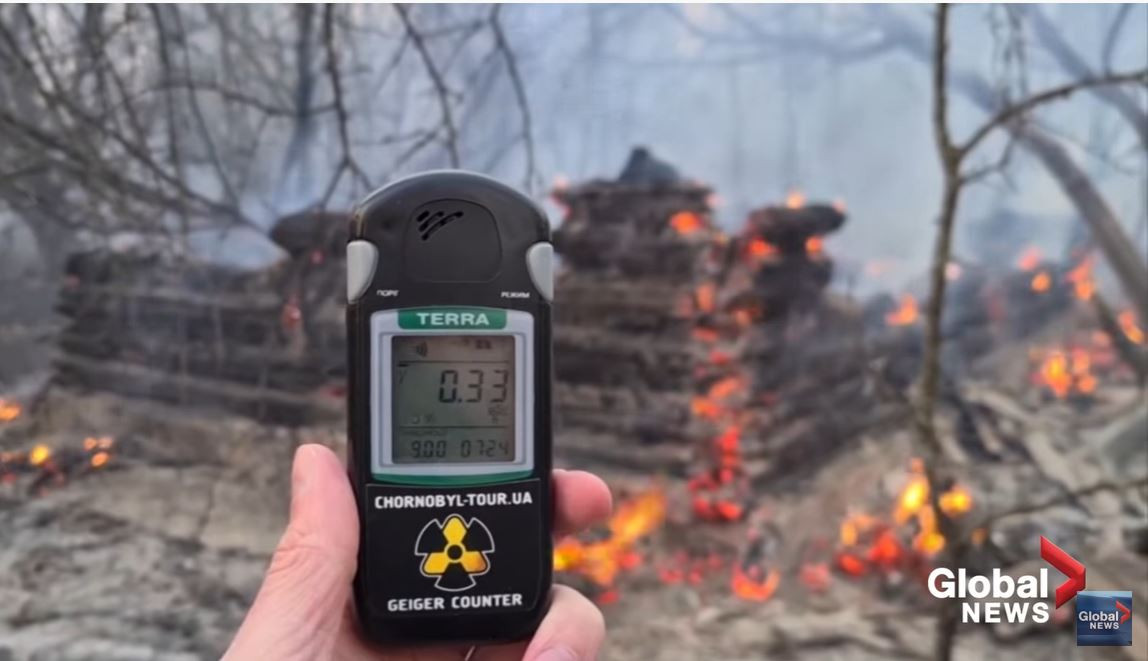 Чернобил пламна, но няма радиация сн. You Tube/ Global news