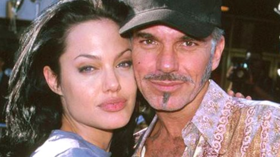 Анджелина Джоли флиртува с бившия си Боб Торнтън (Вижте как дразни Брад Пит)