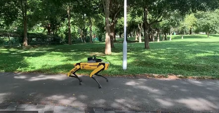 Не е фантастика! Кучета-роботи охраняват парковете в Сингапур (Снимки и видео)