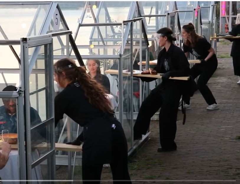 Ресторантите в Холандия с необичаен начин за обслужване на клиенти сн. You Tube 