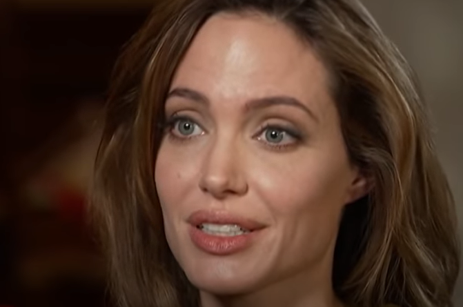 Анджелина Джоли разкри как се е чувствала по време на раздялата си с Брад Пит сн. YouTube
