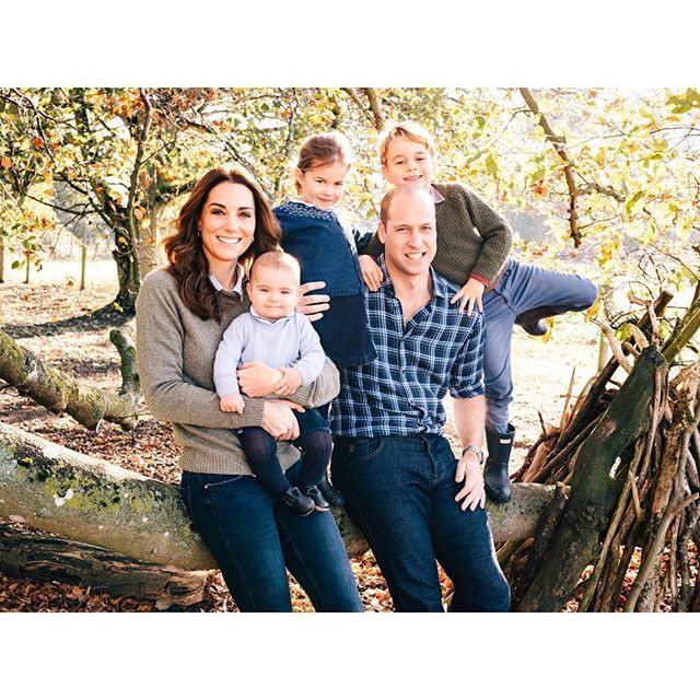 Кейт Мидълтън изненада всички с уникални семейни снимки по случай рождения ден на Уилям (Вижте тук)