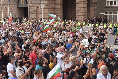 СДВР с горещ коментар за протестите след записите на Васил Божков