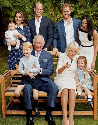 Невероятен кошмар се крие зад тази снимка на кралското семейство на Великобритания (ФОТО) - Снимка 3
