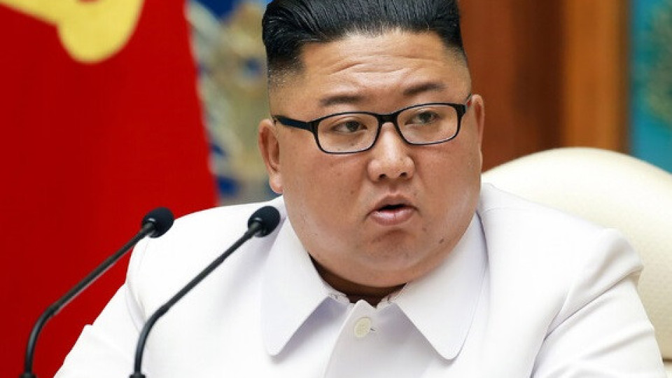 "Дейли мейл" със сензационна новина: Ким Чен Ун в кома