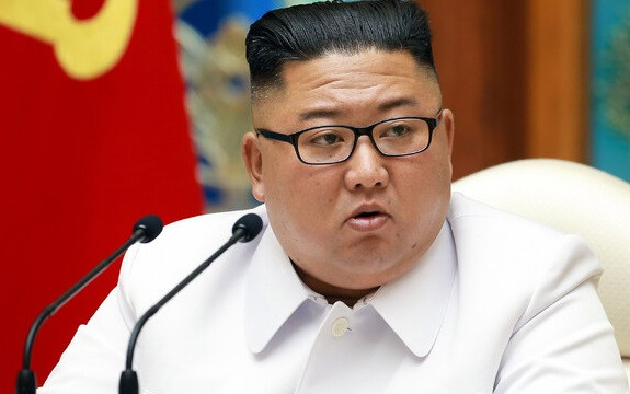 "Дейли мейл" със сензационна новина: Ким Чен Ун в кома