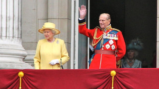 Принц Филип побеснял, когато Елизабет станала кралица: Не можаха да се помирят с години! (Още разкрития)