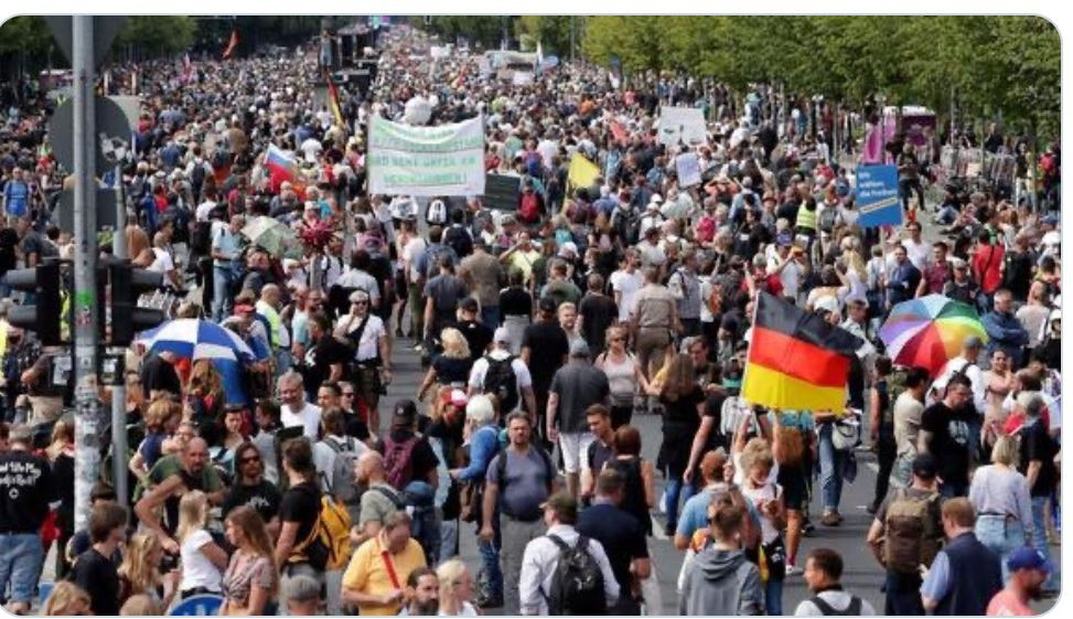 И Германия в огъня на размириците: Пандемията е една голяма лъжа! (Снимки от протестите)