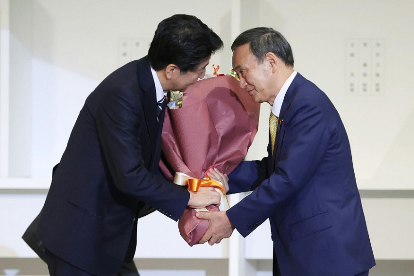Йошихиде Суга - новият премиер на Япония (И какво не знаем за него?)