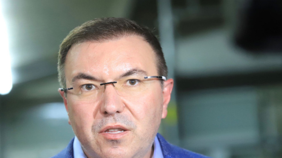 Министър Костадин Ангелов: Не се налага затварянето на училища към момента!