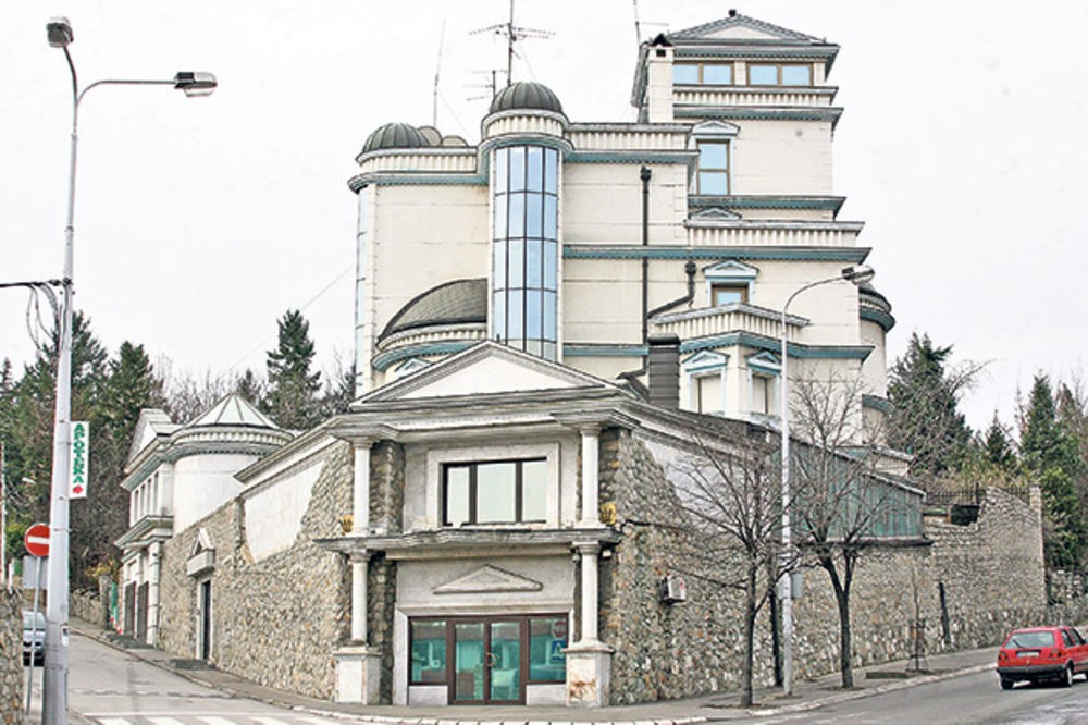 Цеца Величкович наследи от Аркан луксозната си къща (Вижте в какъв разкош тъне – Снимки)