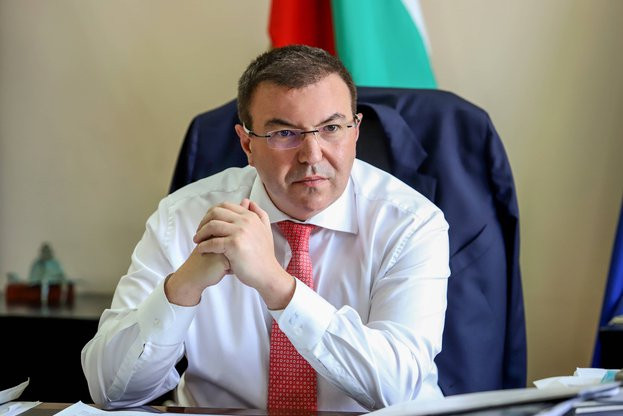 Министър Костадин Ангелов: Спешно се нуждаем от лекари, проблемът е сериозен!