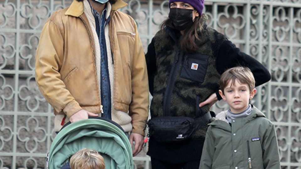 Шарлот Казираги с децата и Димитри на разходка в Париж (Вижте колко порасна двегодишният й син – Снимки)