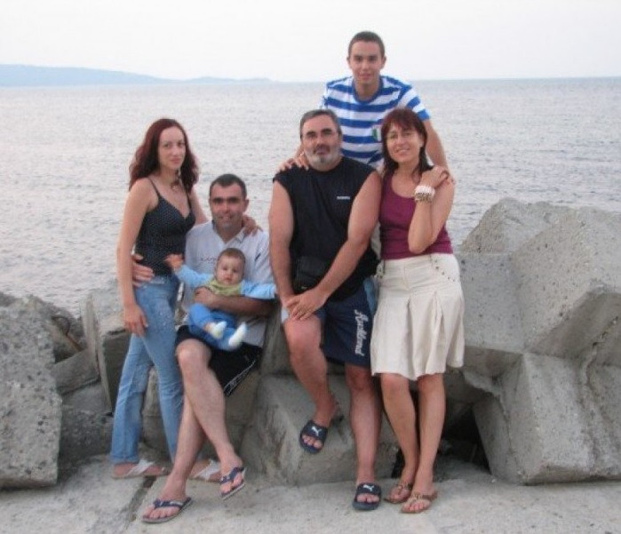 Ето го семейството на доц. Ангел Кунчев (ГАЛЕРИЯ СНИМКИ)