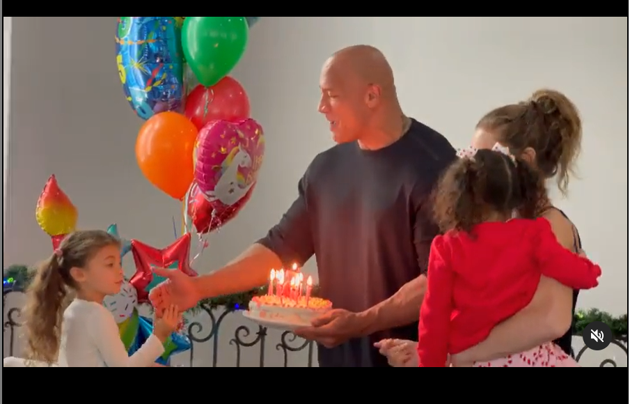 Дуейн Джонсън - Скалата отправи мило послание за петия рожден ден на дъщеря си (Вижте тук)