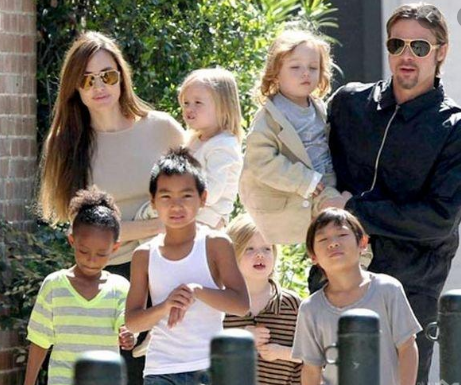 Анджелина Джоли и Брад разделят децата (Актьорът на Коледа само с 3 от тях – Подробности)