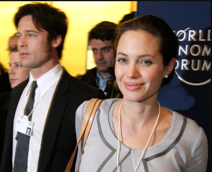 Анджелина Джоли продава сватбения подарък на Брад (Вижте колко струва)