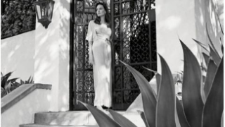 Разкош в стар Холивуд! Анджелина Джоли показа имението си в Лос Фелис (Вижте къде се шири с децата)