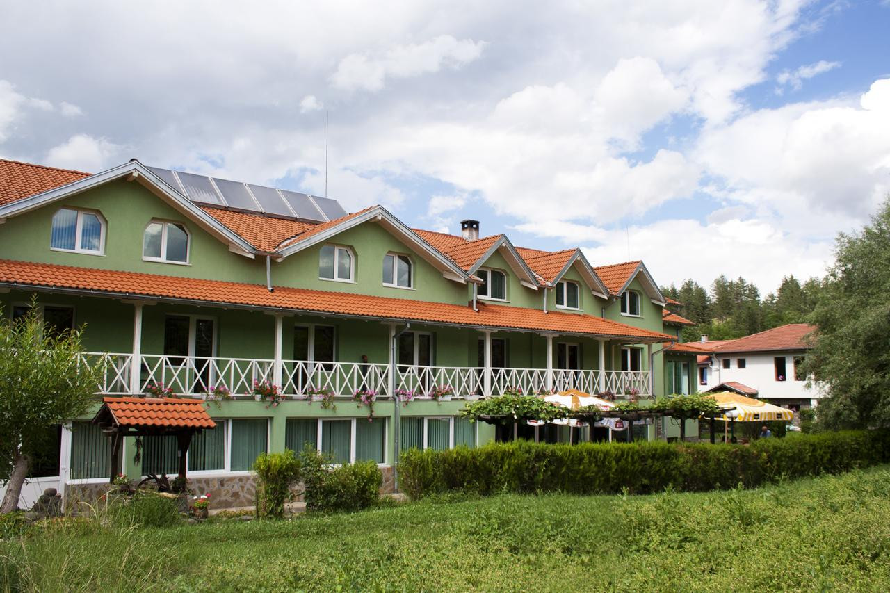 Хотелът на Симеон Дянков в Априлци пред фалит