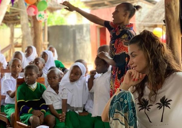 Браво: Диляна Попова помага на деца в Африка! (още подробности)
