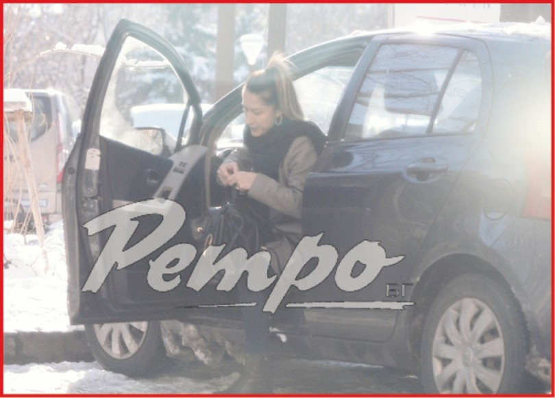 Биляна Гавазова си навлече гнева на столичните шофьори (Папарашки снимки)