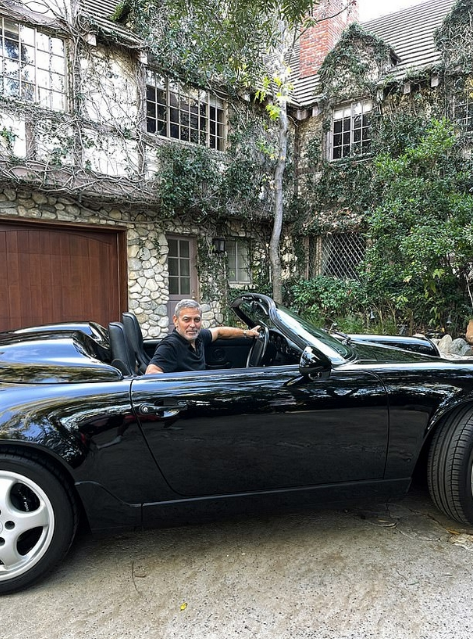 Джордж Клуни: Мия чинии и пера! (Актьорът откровено за изолацията – Снимки пред дома му)