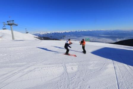 Васко Василев свири по върховете на Пирин за Световната купа по ски и Световното младежко първенство