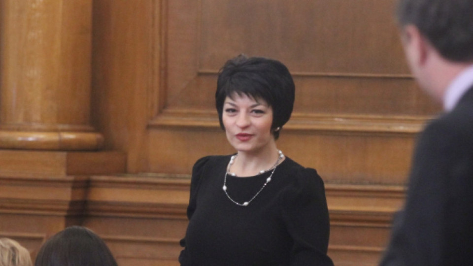 Десислава Атанасова се фука с луксозна придобивка (фото)