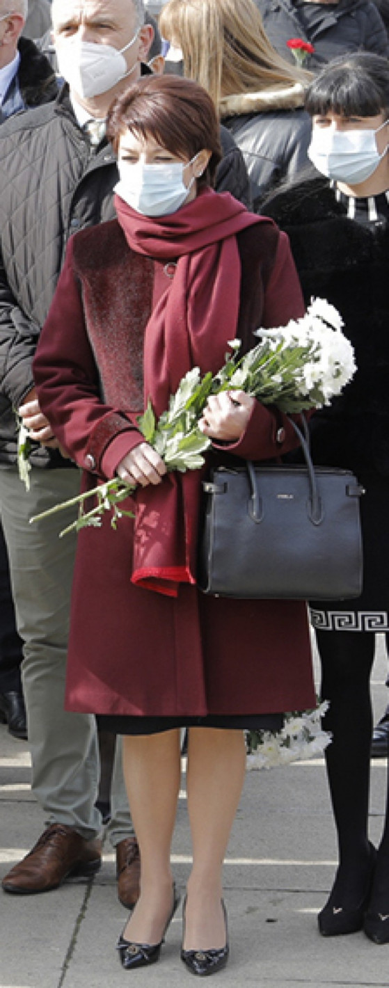 Десислава Атанасова се фука с луксозна придобивка (фото)