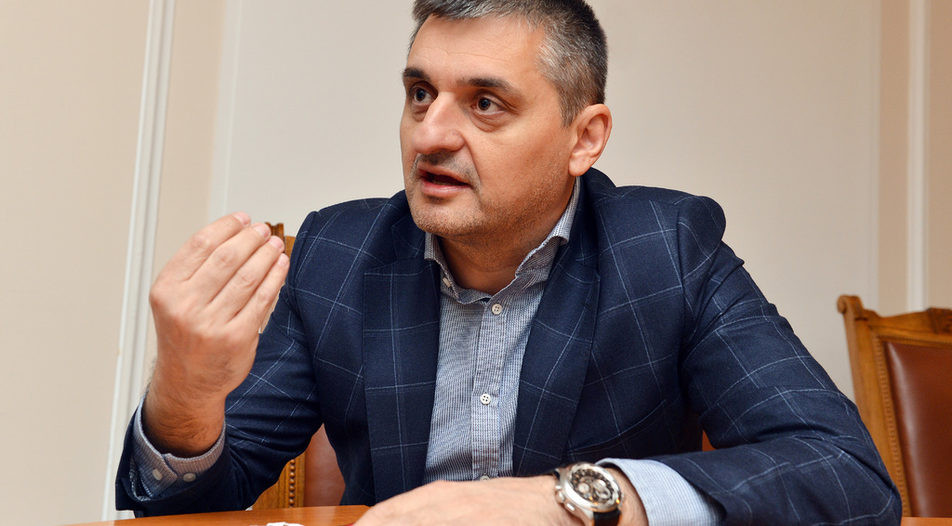 Кирил Добрев: Честит 3 март!