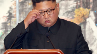 Ким Чен Ун забрани скъсаните дънки (Вижте какво стана табу в Северна Корея)