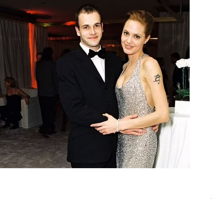 Изненада! Спипаха Анджелина Джоли на романтична вечеря с бившия й съпруг (Ще се съберат ли?)