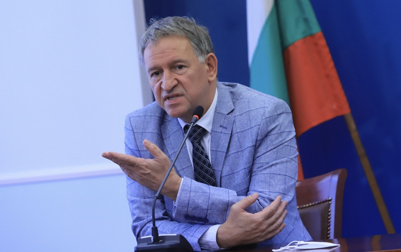 Стойчо Кацаров: Близо 43% от българите са се срещали с Ковид!