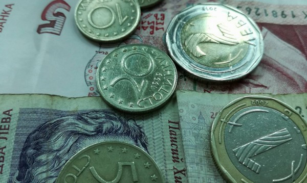 Тревожна прогноза за парите на българина
