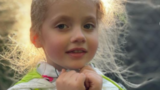 Дъщерята на Алла Пугачова с първи грим (Лиза Галкина прилича на кукла – Снимка)