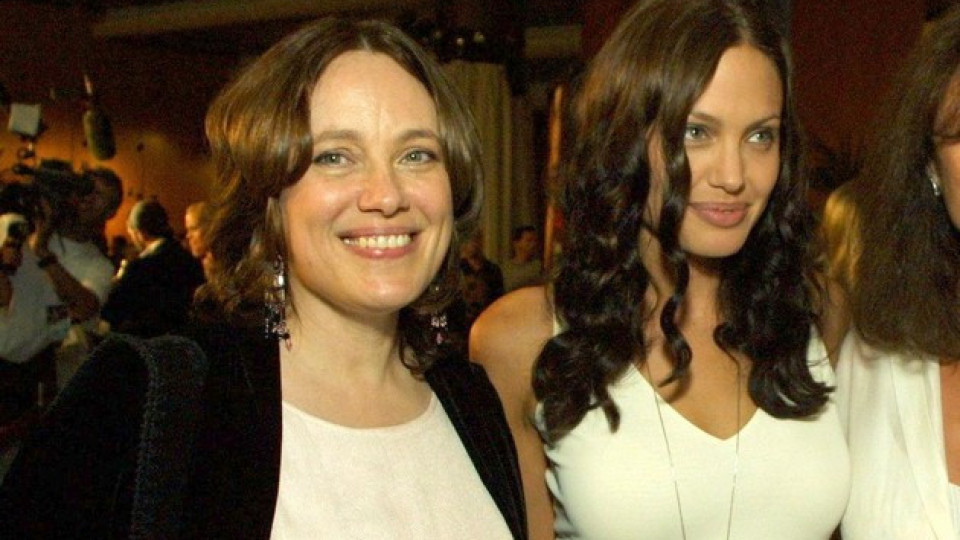 Анджелина Джоли крие скандална афера (Почти съсипала връзката й с майка й)